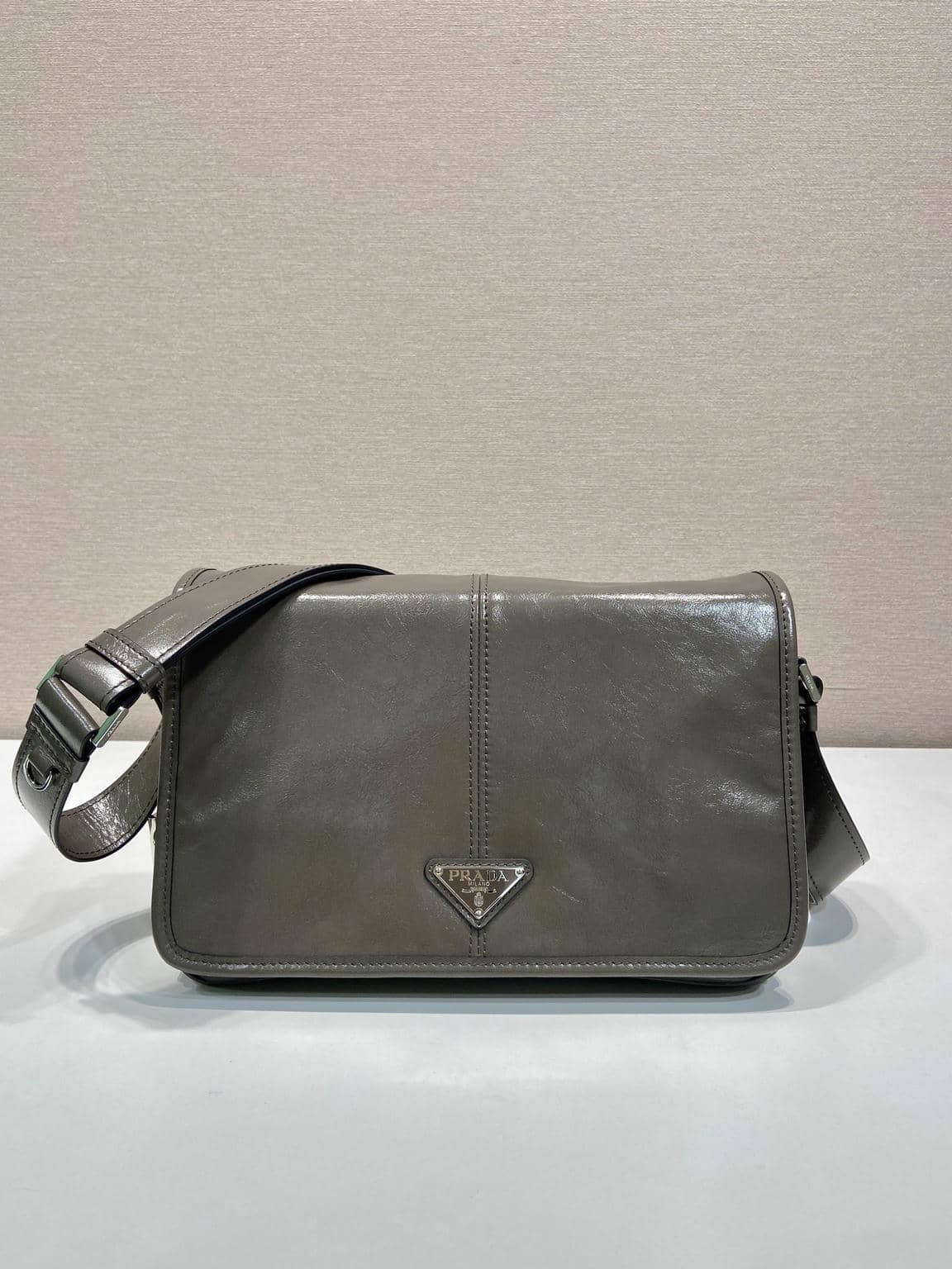 039Series-Messenger Bag